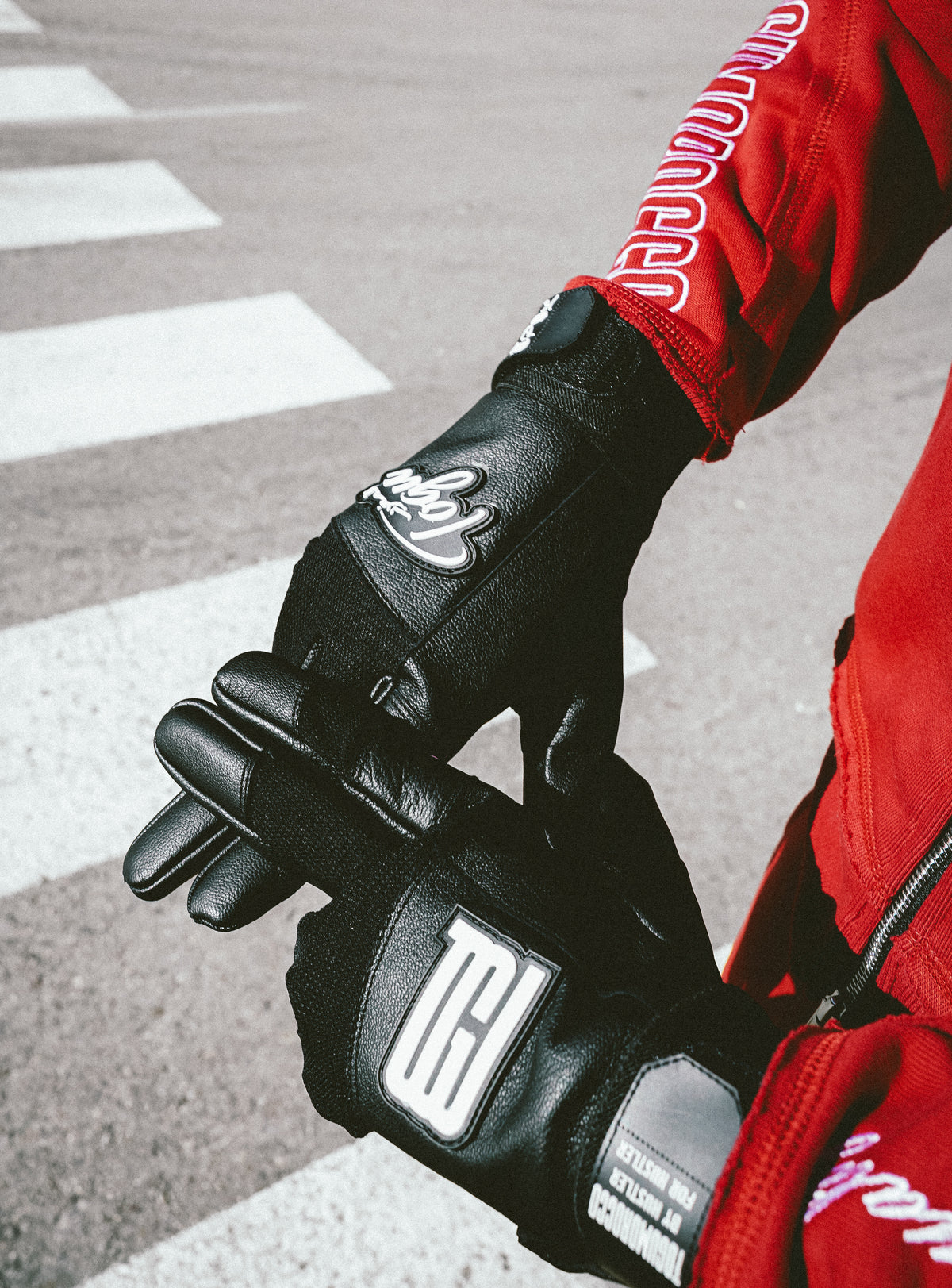 HUSTLE GLOVES