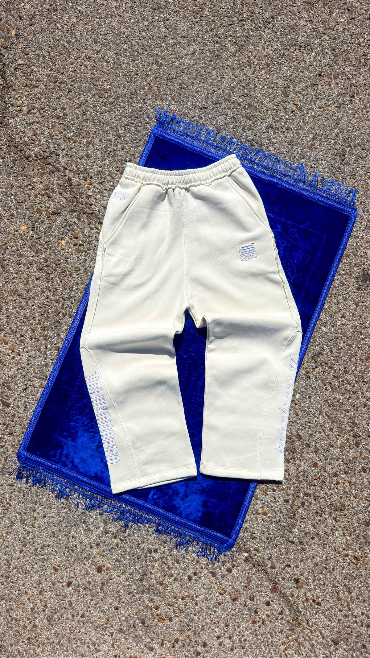 ESSENTIAL CREAM BAGGY PANTS