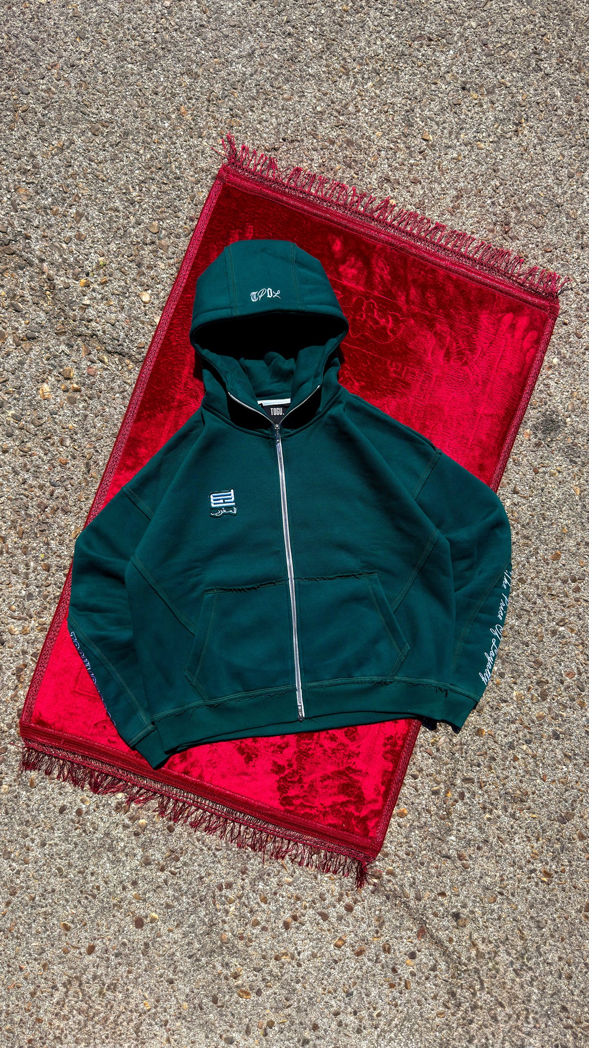 ESSENTIAL GREEN ZIPUP