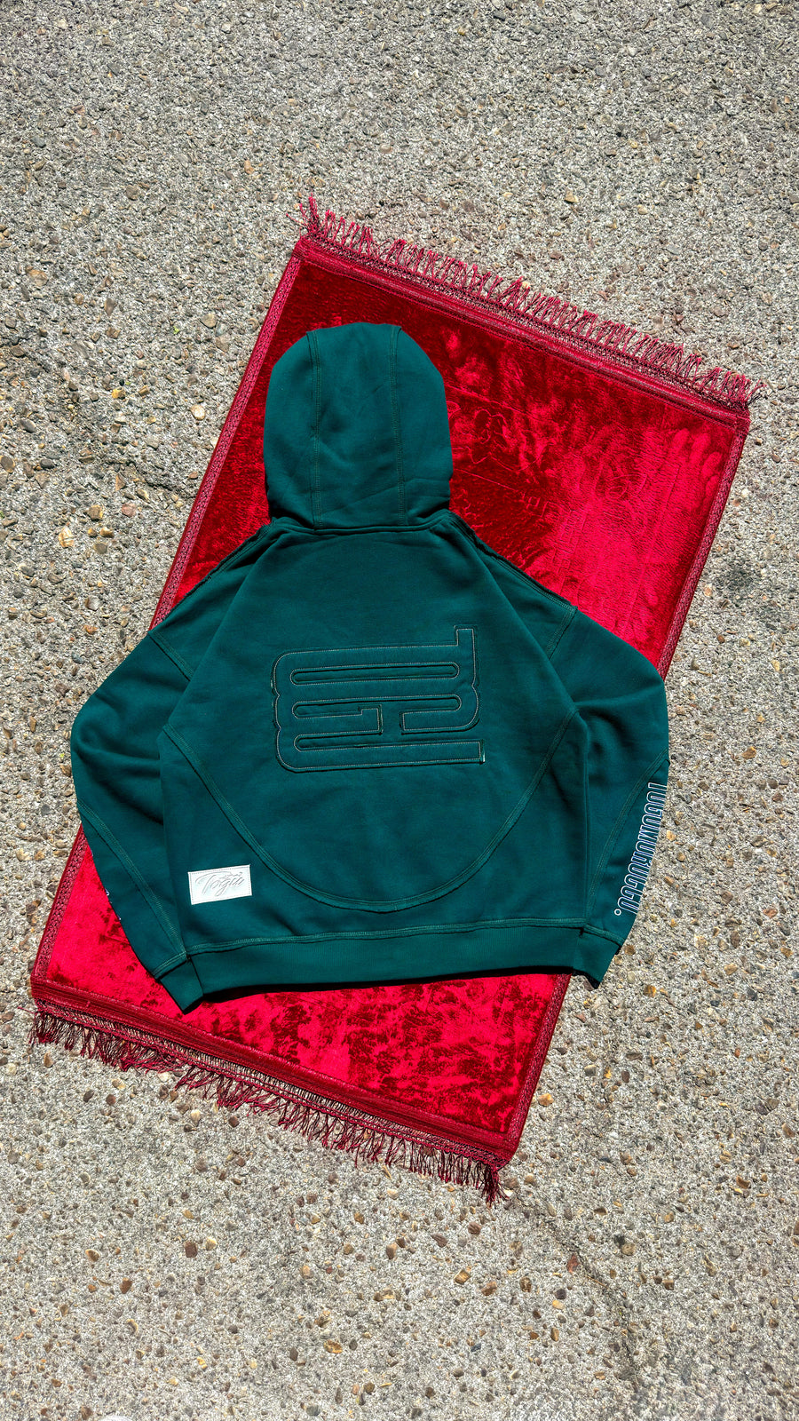 ESSENTIAL GREEN ZIPUP