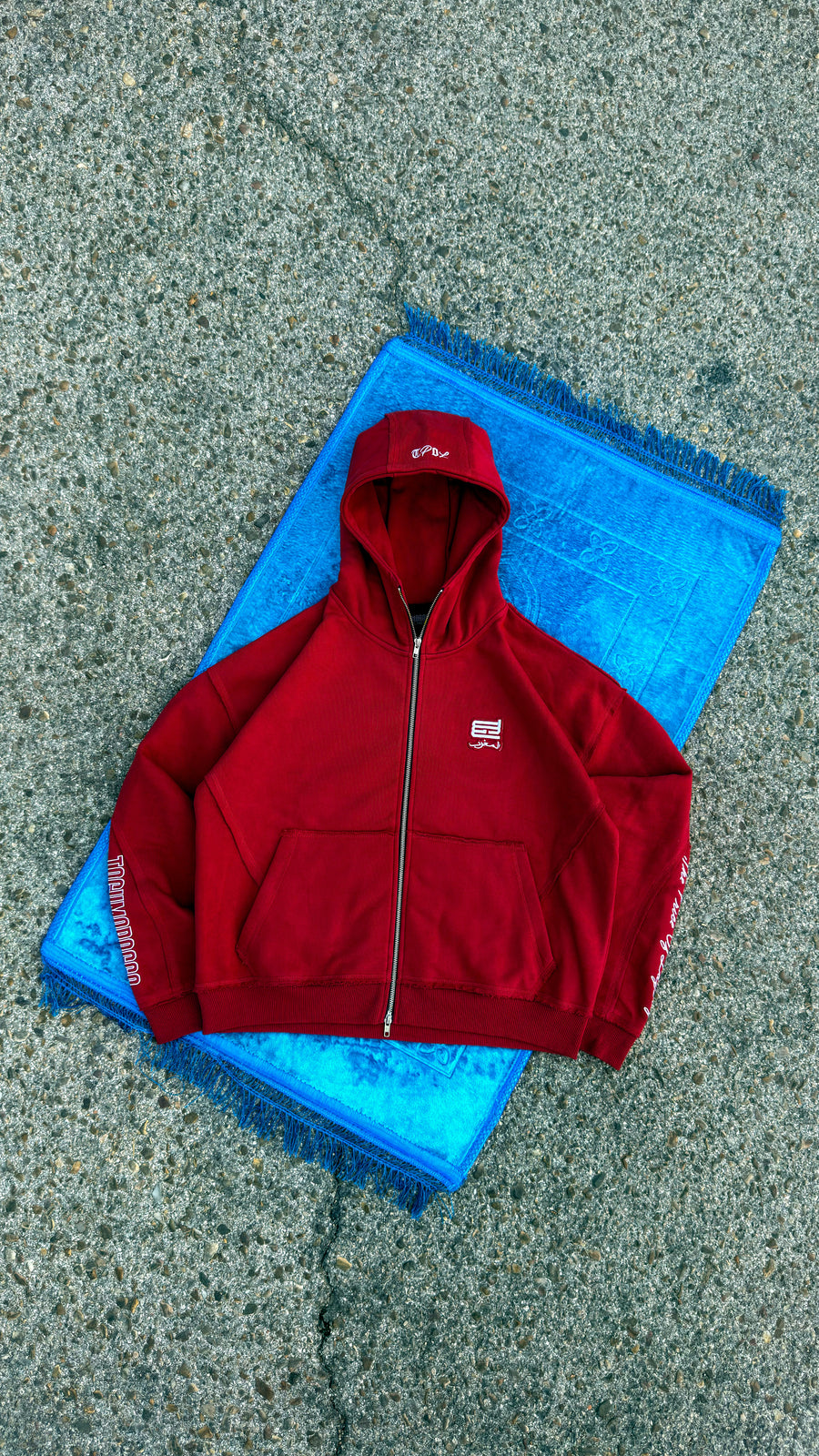 ESSENTIAL RED ZIPUP