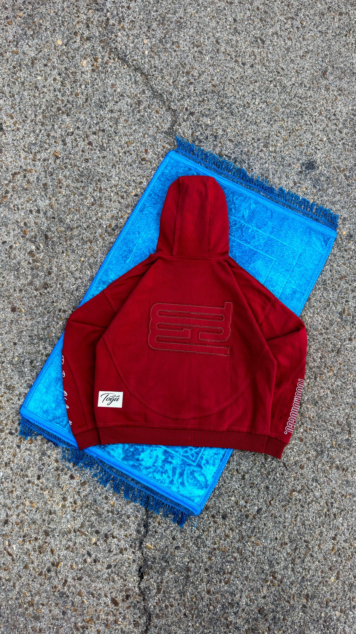 ESSENTIAL RED ZIPUP