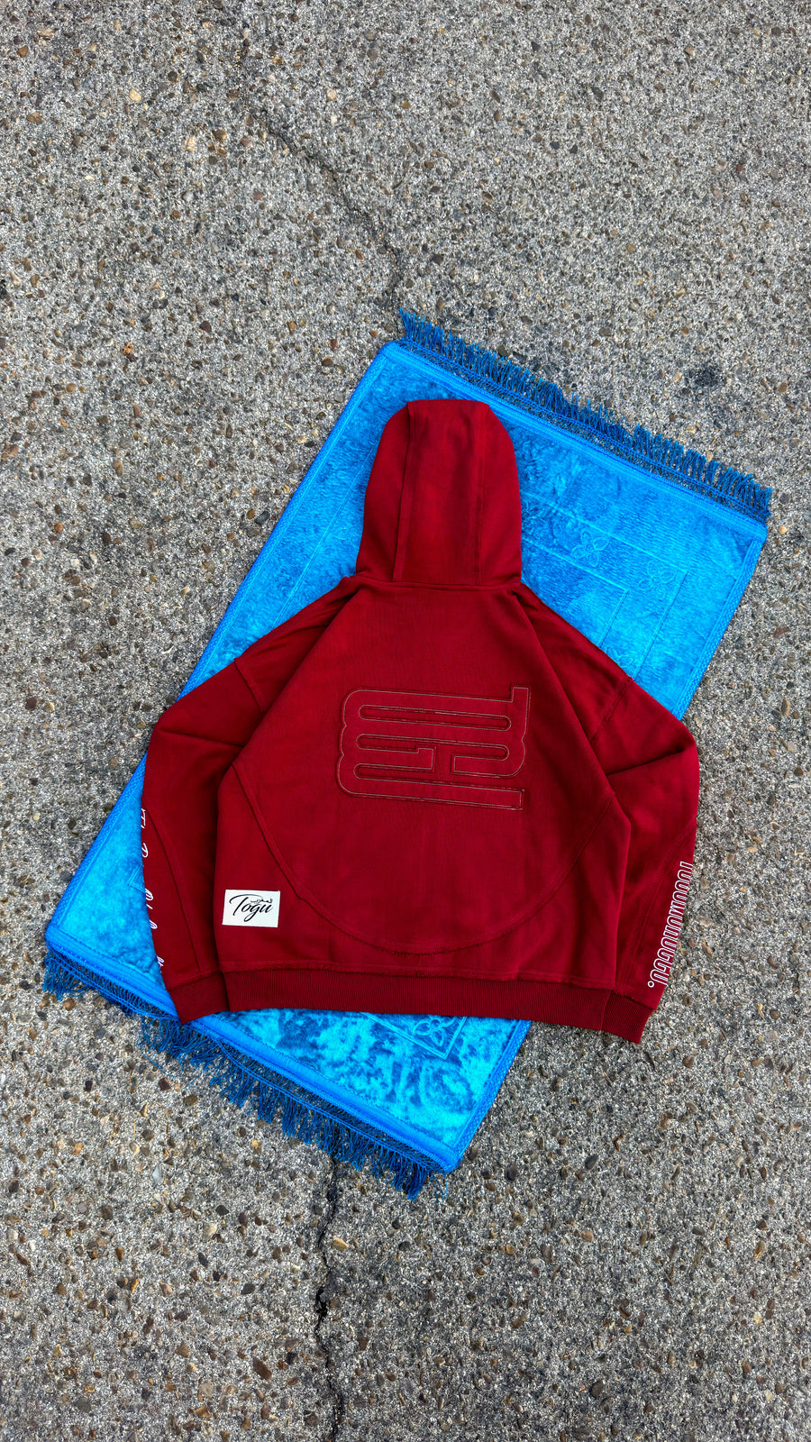 ESSENTIAL RED ZIPUP
