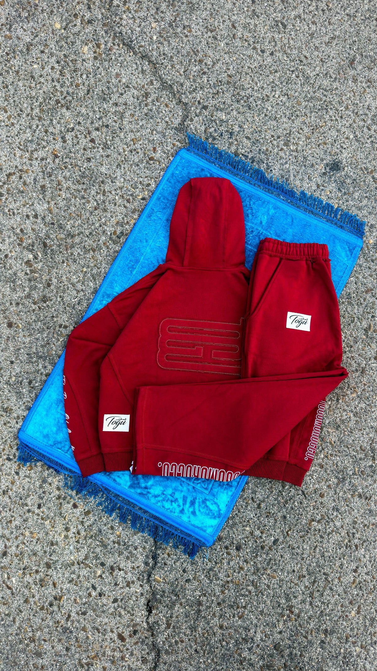 ESSENTIAL RED SET