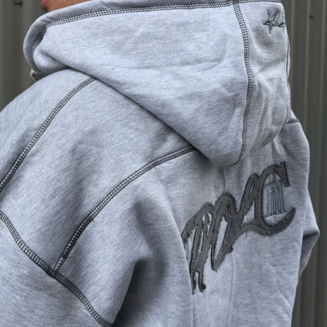 HEAVYWEIGHT ZIPPER