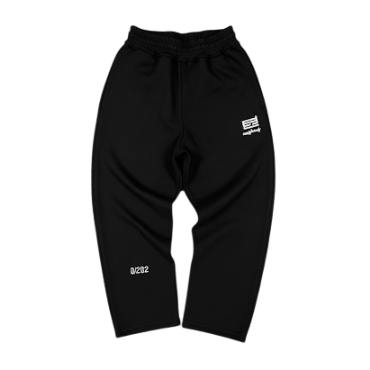Essential black pant