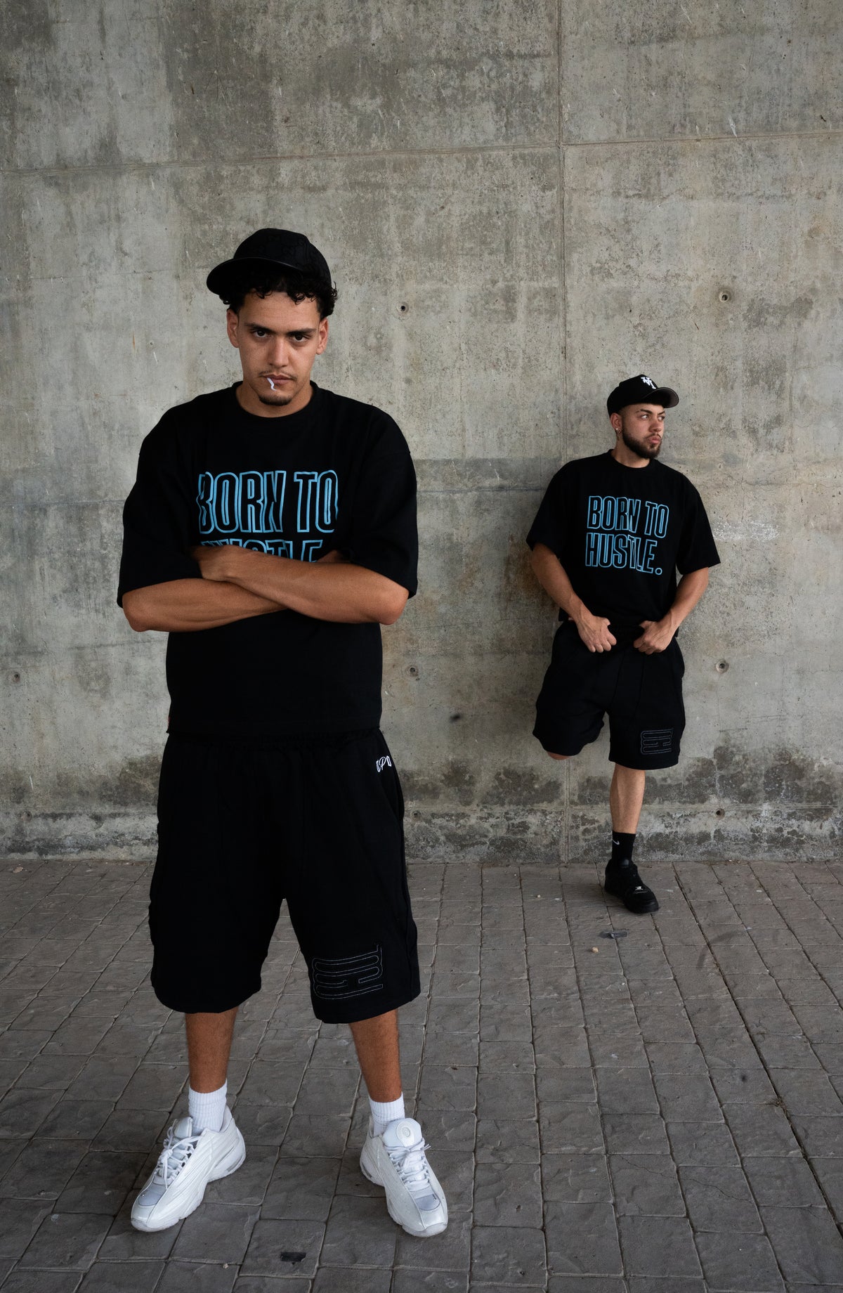 ESSENTIAL BLACK SHORT